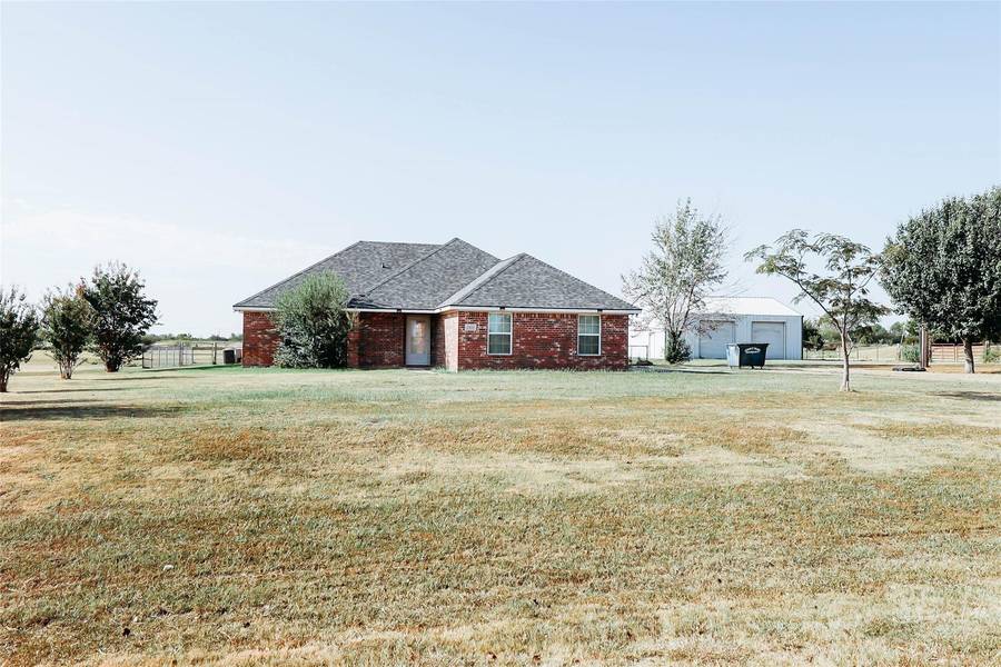 1930 County Road 1445, Bonham, TX 75418