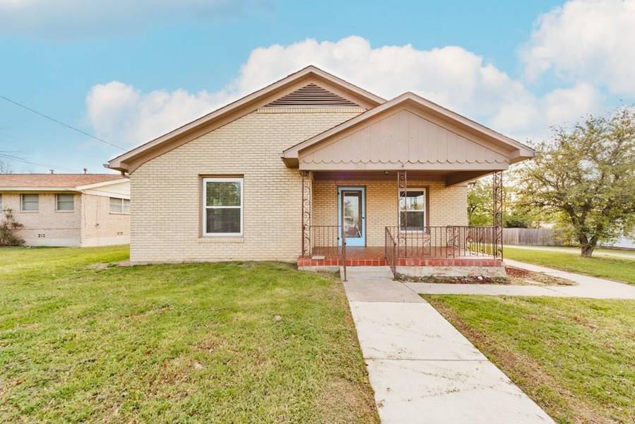 305 S Trinity Street, Decatur, TX 76234