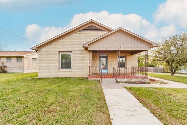 305 S Trinity Street,  Decatur,  TX 76234