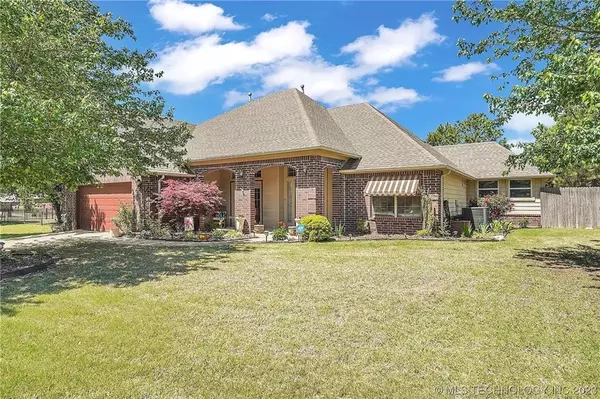 6304 E Galveston Street, Broken Arrow, OK 74014