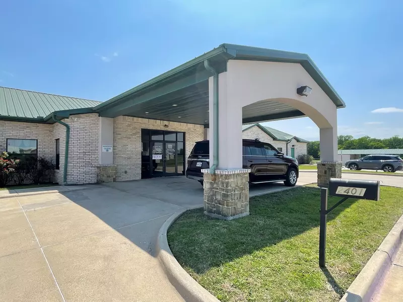 2401 N Houston School Road, Lancaster, TX 75134