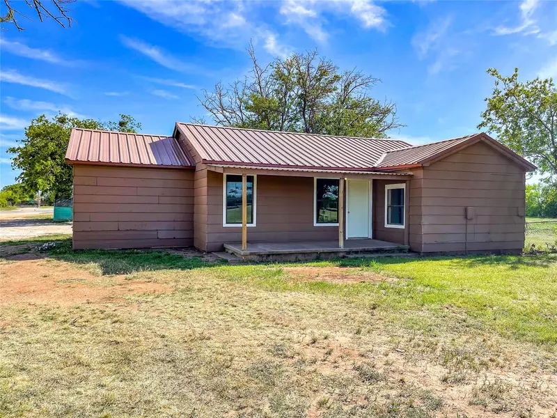 710 N 2nd Street E, Haskell, TX 79521