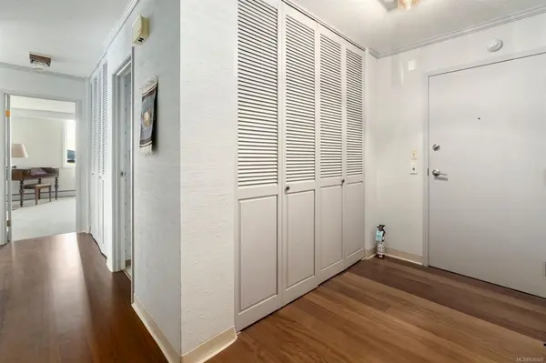 Victoria, BC V8V 1B7,670 Dallas Rd #802