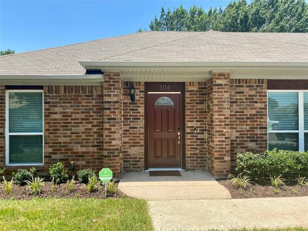 3114 Hillcrest Drive, Rowlett, TX 75088