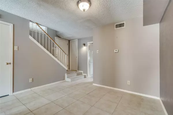 Dallas, TX 75248,15151 Berry Trail #207