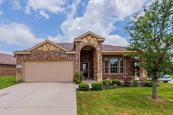 833 Cheyenne Drive, Aubrey, TX 76227