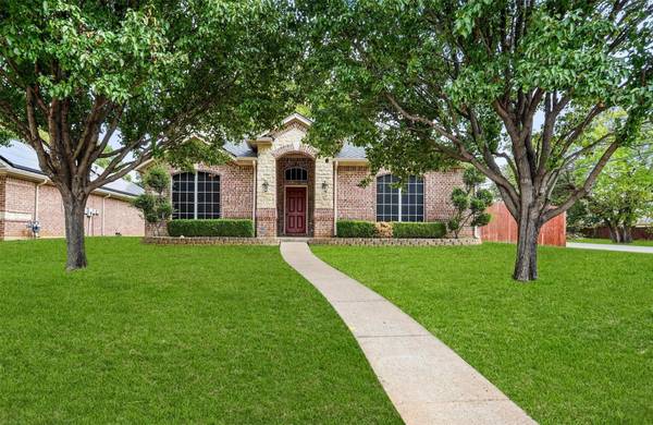 1009 Simmons Drive, Euless, TX 76040