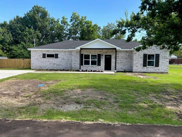 126 W Cedar Street, Lone Oak, TX 75453