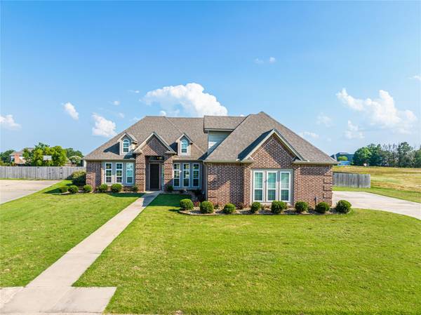 3320 Darnell Drive, Paris, TX 75462