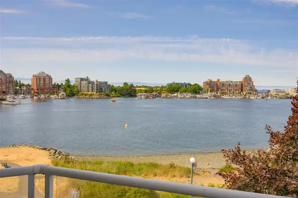 55 Songhees Rd #312,  Victoria,  BC V9A 6T3