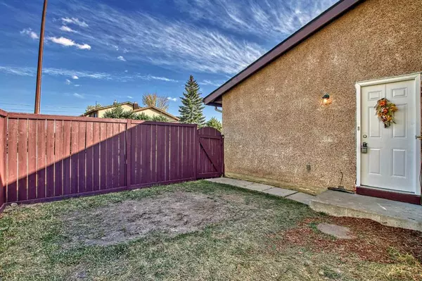 Calgary, AB T1Y4N4,151 Pinecliff Close NE