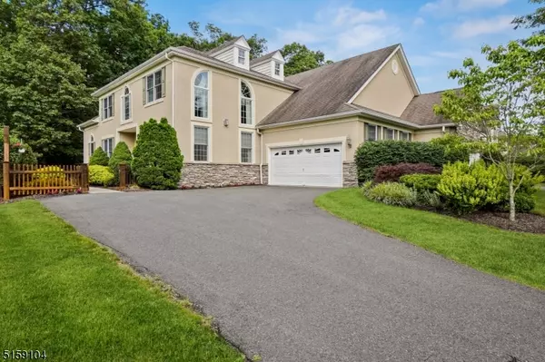 24 Wyckoff Way, Chester Twp., NJ 07930