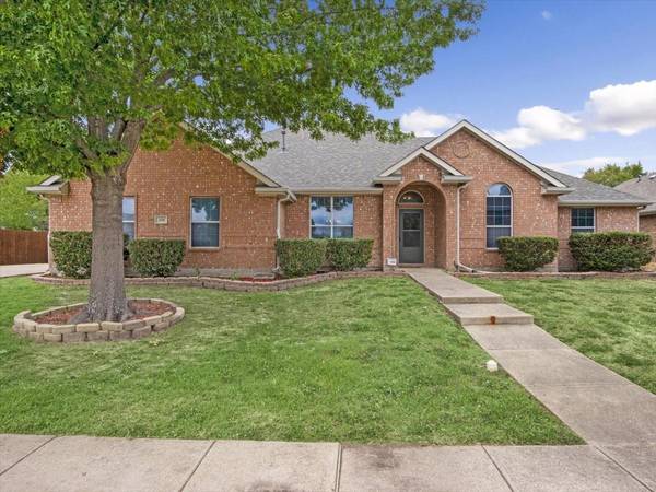 108 Chinaberry Trail, Forney, TX 75126