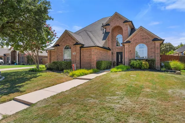 2510 Greenbriar Drive, Mansfield, TX 76063