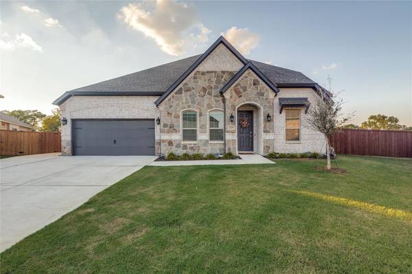 1229 Brookview Drive, Justin, TX 76247