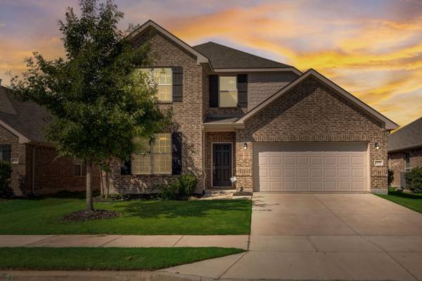 2820 Castle Creek Drive, Little Elm, TX 75068