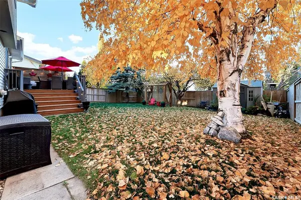 519 Brightsand CRESCENT, Saskatoon, SK S7J 4Y4