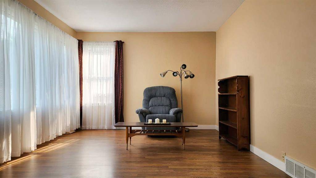 Granum, AB T0L 1A0,130 Aberdeen ST