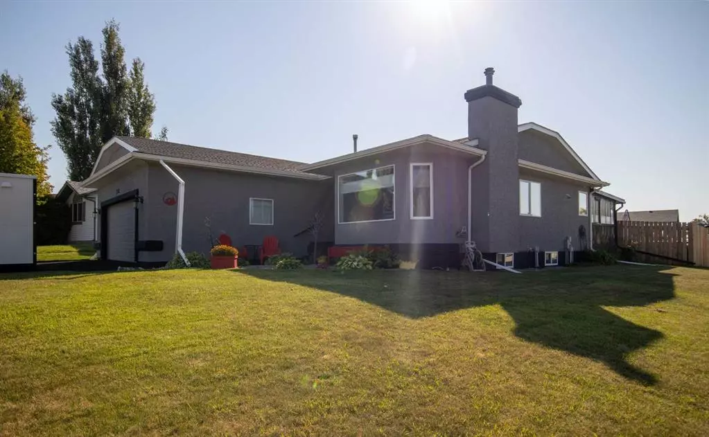 Bowden, AB T0M 0K0,209 Westview Close