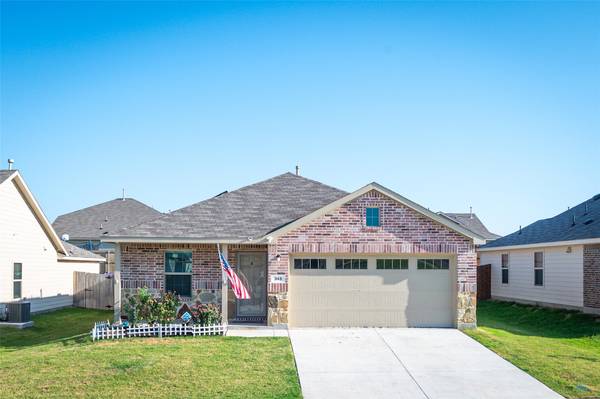 345 Red Rock Trail, Fort Worth, TX 76052