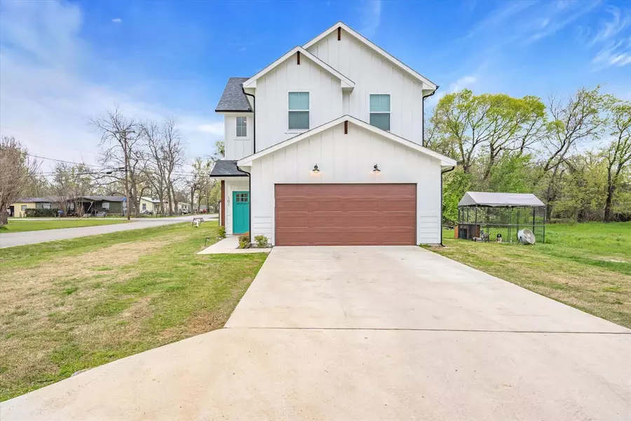 101 Seay Street, Quinlan, TX 75474