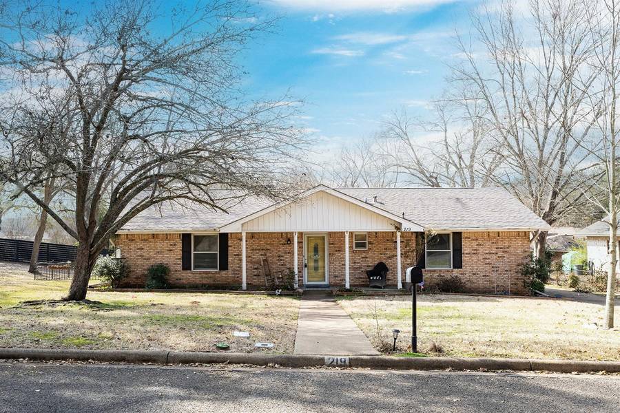 219 Guadalupe Drive, Athens, TX 75751