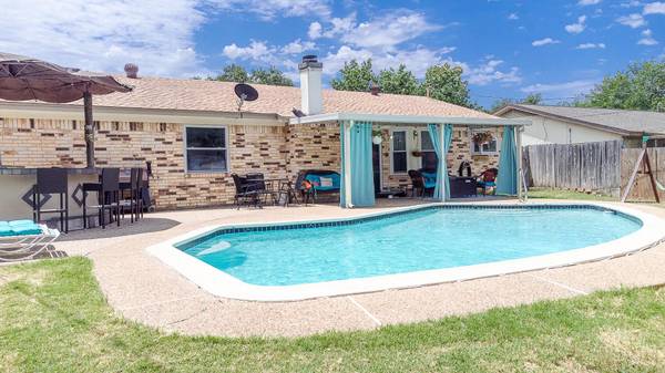 6621 Kitty Drive, Watauga, TX 76148