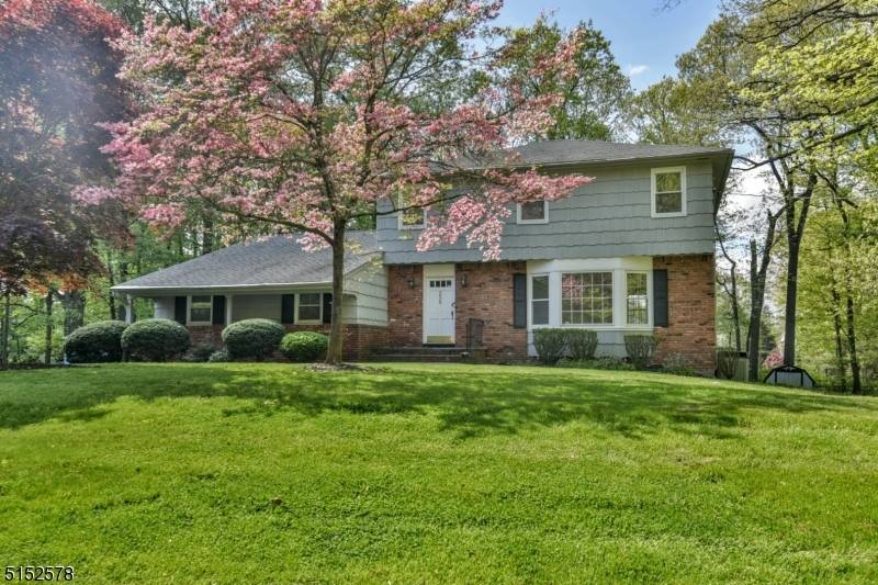 258 Haven Rd, Franklin Lakes Boro, NJ 07417