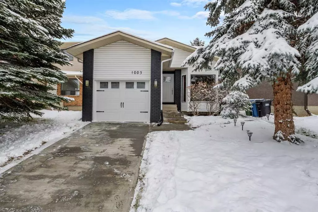 Calgary, AB T2W 4X5,1003 Woodview CRES SW