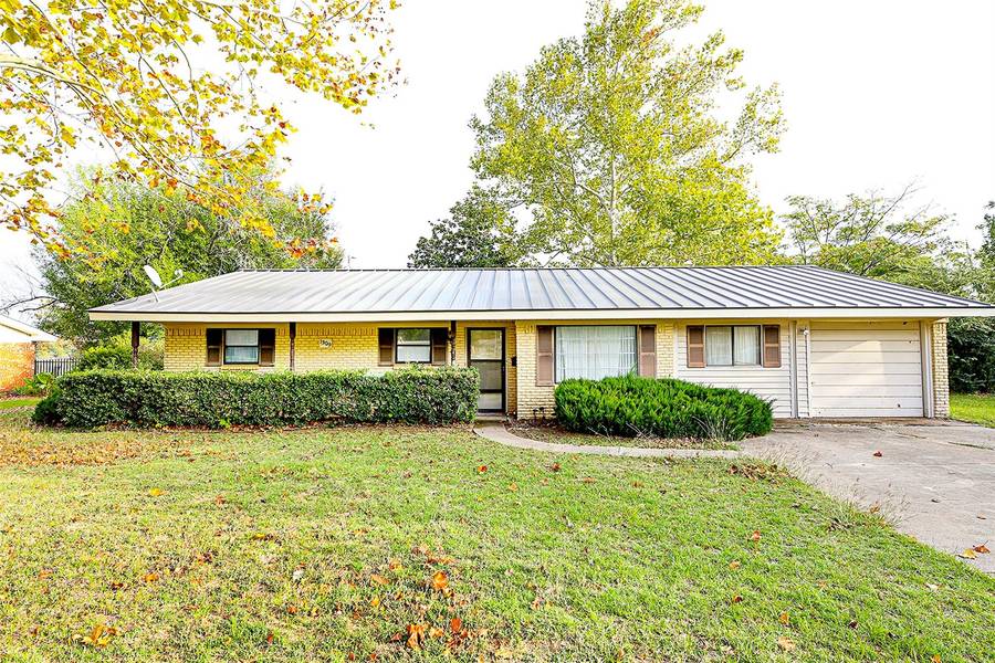 1309 Rock Street, Bowie, TX 76230