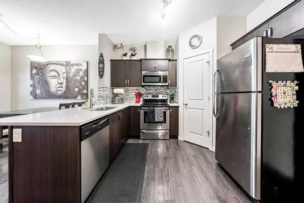 Calgary, AB T2Z 1G6,221 Copperpond LNDG SE