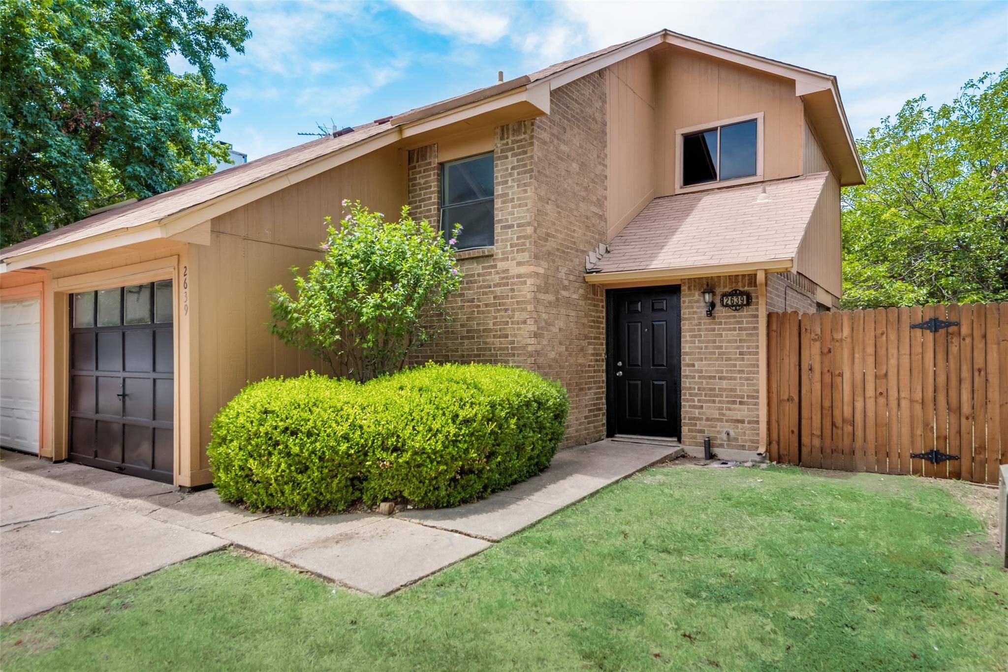 2639 San Sabastian Circle, Grand Prairie, TX 75052