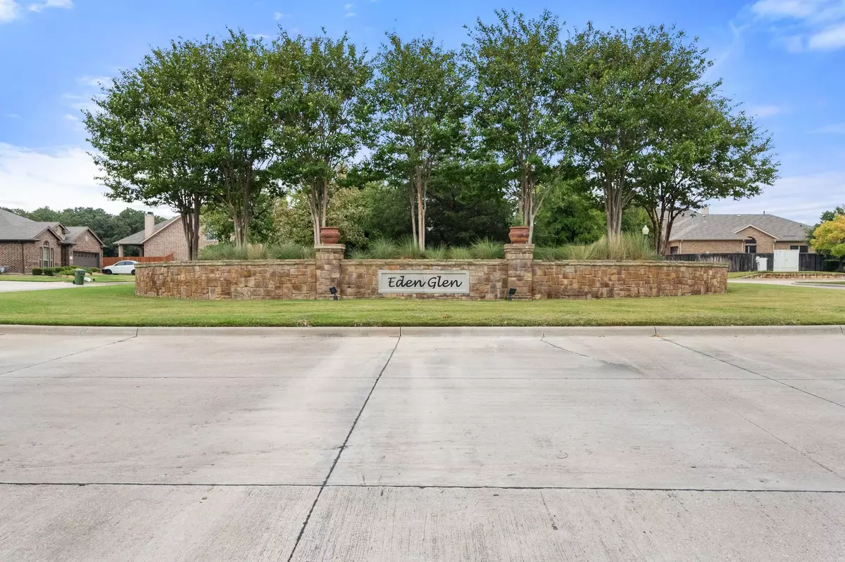 Arlington, TX 76001,5109 Walsh Drive