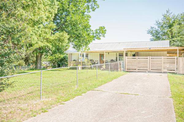 14042 Saylors Street, Brownsboro, TX 75756