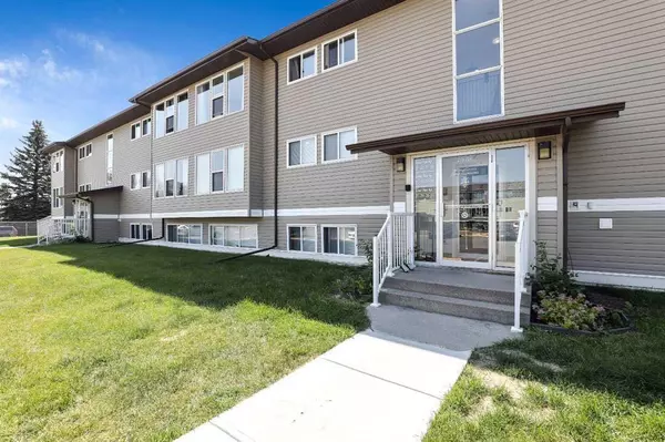 Airdrie, AB T4A 1Z6,101 Big Hill WAY SE #221