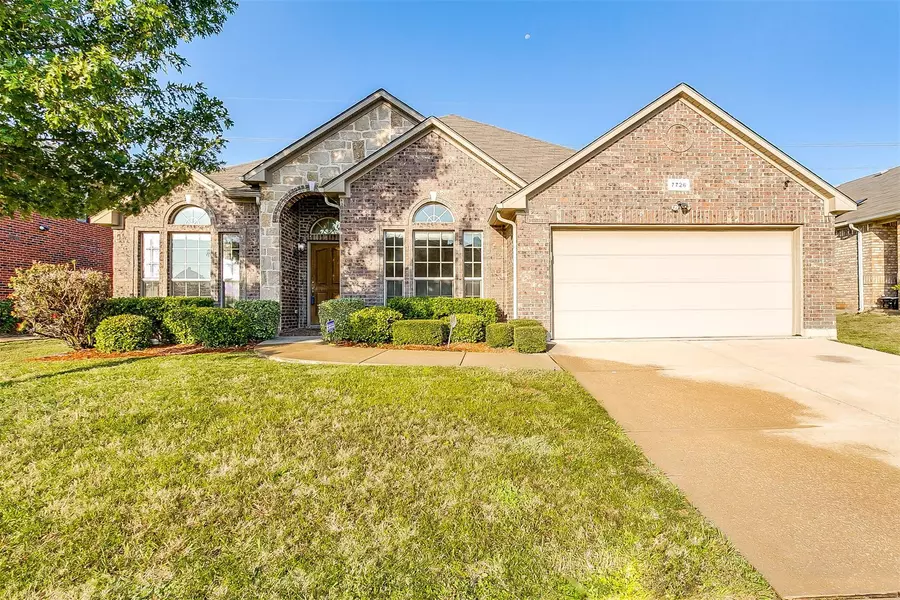 7726 Black Willow Lane, Arlington, TX 76002