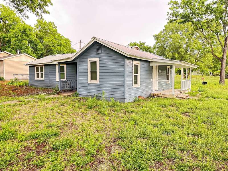 1101 S Reagan Street, Hamilton, TX 76531