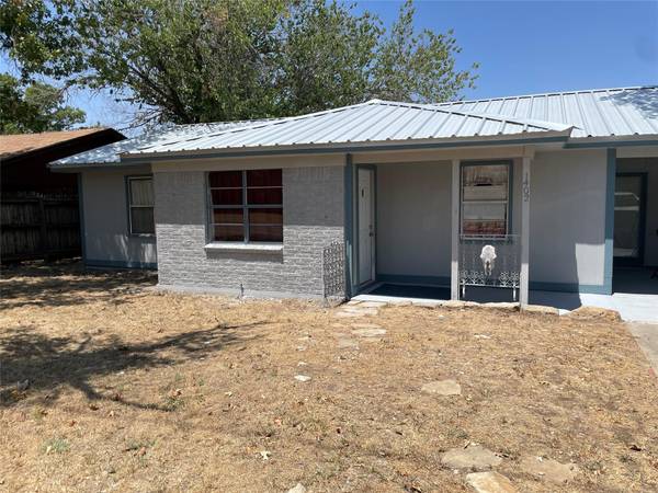 1402 W Elliott Street, Breckenridge, TX 76424