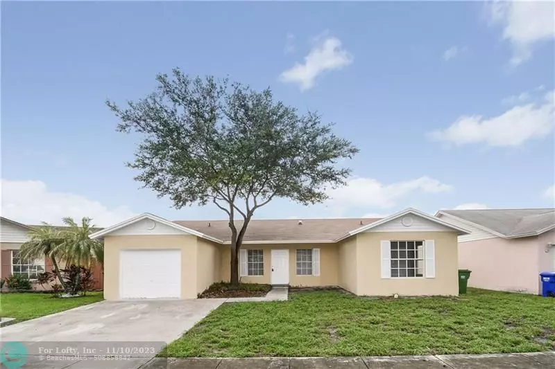 931 SW 87th Ave, Pembroke Pines, FL 33025