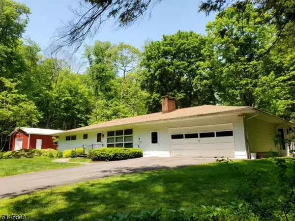 6 Queen Ann Dr, Blairstown Twp., NJ 07825