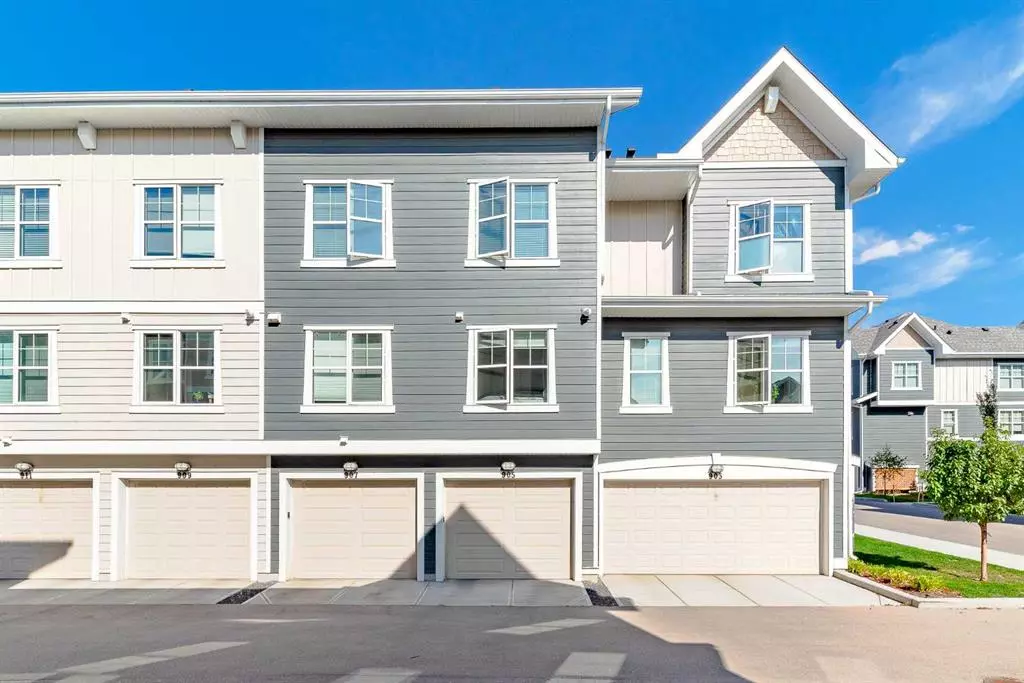 Calgary, AB T3M 2V5,905 Cranbrook WALK SE