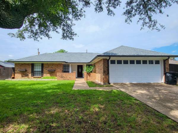 1004 Hyde Park Boulevard, Cleburne, TX 76033