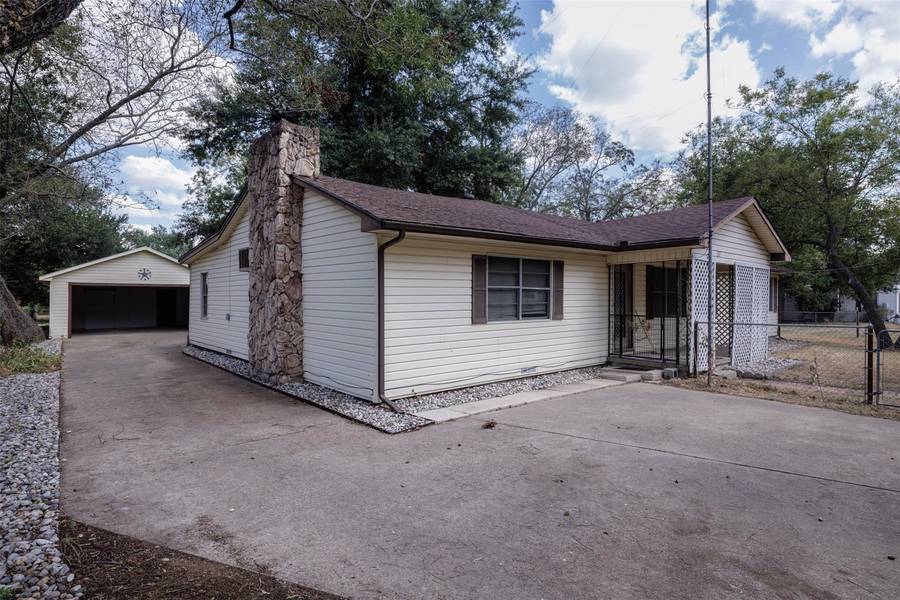 207 E North Street, Campbell, TX 75422