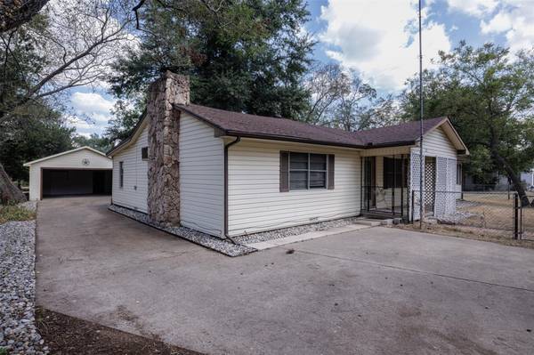 207 E North Street,  Campbell,  TX 75422