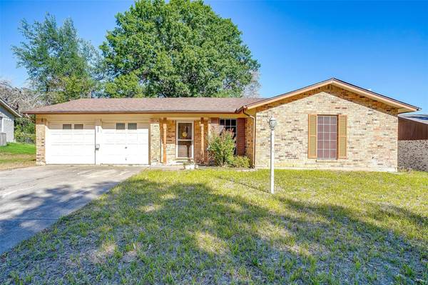 227 NE Michael Drive, Burleson, TX 76028