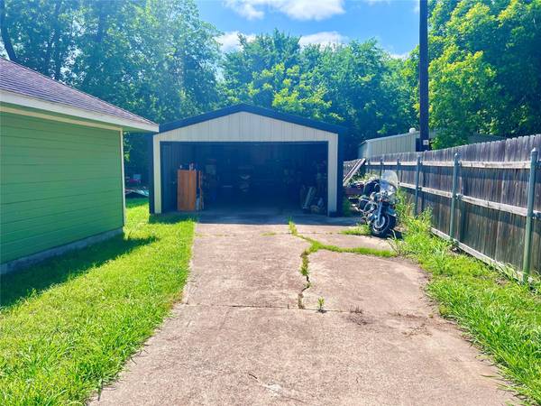 521 Beech Street, Bonham, TX 75418