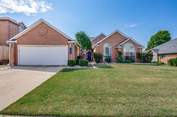 6720 Dogwood Lane, North Richland Hills, TX 76182