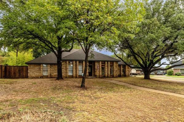 414 Willow Way, Highland Village, TX 75077