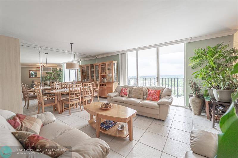 2750 NE 183rd St  #2404,  Aventura,  FL 33160