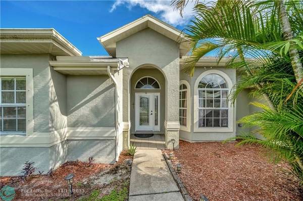 197 SW Ray Ave, Port St Lucie, FL 34983